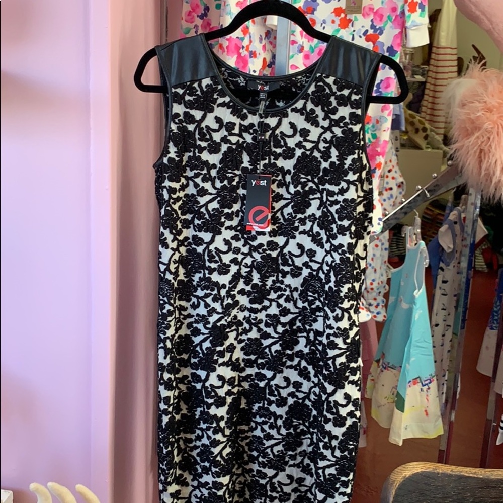 NWT Yest flowered dress